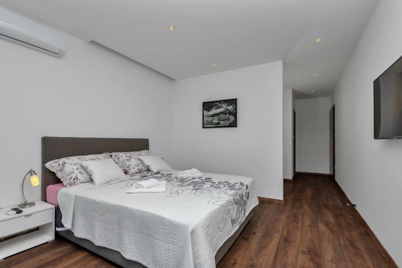 Holiday Home E Bast Ngoại thất bức ảnh